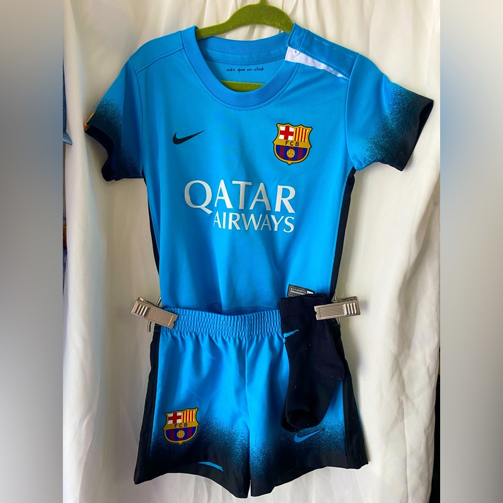 FCB BABY OUTFIT 6-9m Qatar Airways
